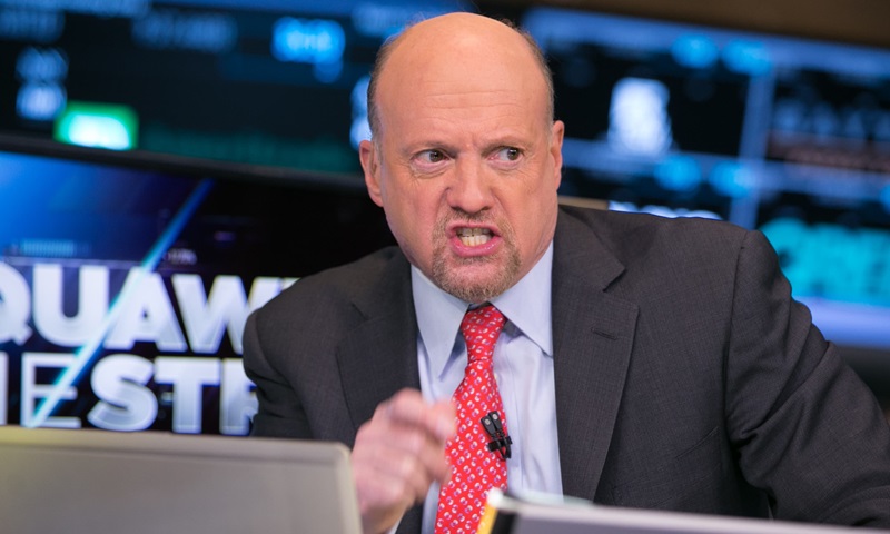 Jim Cramer on Vertiv Holdings Co (NYSE): ‘Hold on to That Stock’ 1